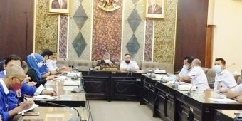 Buruh Pabrik Rokok Temui Ketua DPRD Jatim, Minta Kejelasan Dana Bagi Hasil Cukai Hasil Tembakau