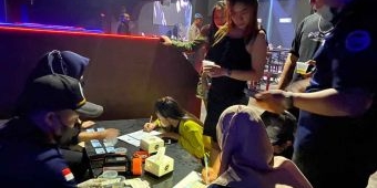 Petugas Gabungan Amankan 3 Orang saat Razia Bersih Narkoba di Tempat Karaoke Tuban