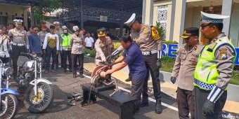 Ratusan Motor Berknalpot Brong Diamankan, Kapolres Tuban Ancam Tindak Tegas Pelaku Balap Liar