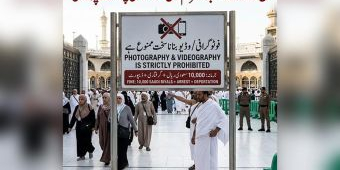 HOAKS! Berfoto di Masjidil Haram Didenda 10.000 Riyal dan Deportasi