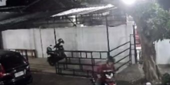 Motor Milik Perawat yang Ngekos di Kota Pasuruan Digasak Maling, Aksi Pelaku Terekam CCTV