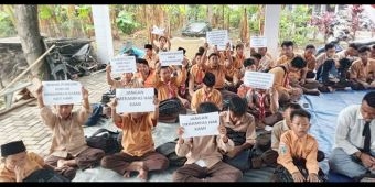 Sekolah Disegel, Siswa Madrasah Tsanawiyah dan Aliyah di Wongsorejo Banyuwangi Terlunta-lunta