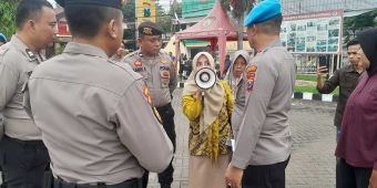 ASN Protes ke Polres Situbondo, Tuntut Penahanan Tersangka Pengeroyokan