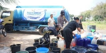 Hari Bhayangkara ke-80, Polres Tuban Salurkan 40 Ribu Liter Air Bersih ke Tiga Desa Terdampak Kekeri