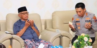 Kapolres Kediri Kota AKBP Anggi Saputra Silaturahmi ke Kediaman Ketua Umum MUI