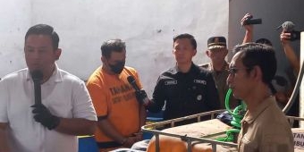 Gerebek Gudang Miras di Malang, Sekali Produksi Raup Untung Rp3-4 Juta