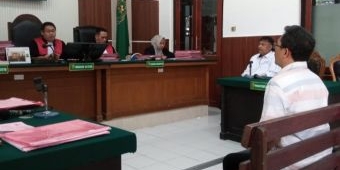 Pemred Memo Beri Kesaksian di PN Surabaya dalam Sidang Penganiayaan Terhadap Dirinya