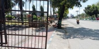 Pagar Jebol Akibat Aksi Demo Mahasiswa Belum Diperbaiki, DPRD Sumenep Sebut Tunggu SItuasi Aman