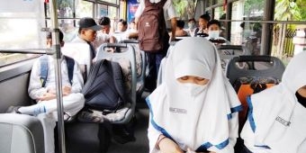 Literasi di Atas Bus Sekolah, Upaya Peningkatan Pelayanan Transportasi dari Dishub Kota Pasuruan