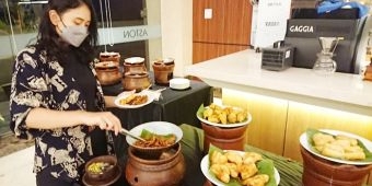 Angkringan Mbah Mbrot, Kuliner Rakyat Ala Hotel Aston Gresik