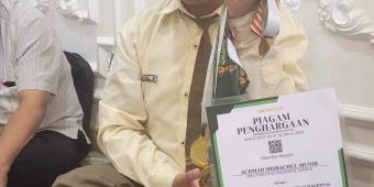 ingin-jadi-sastrawan-santri-amanatul-ummah-surabaya-raih-medali-emas-dalam-olimpiade-sains-nasional