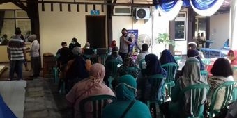 Ratusan Warga Ikuti Vaksin Gratis di Samsat Probolinggo Kota