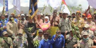 RI Penyumbang Terbesar ke-2 Sampah plastik, ​Khofifah Ajak Tagana Kampanye Sadar Bahaya Plastik