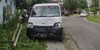 Diduga Sopir Ngebut, Mobil MBG Tabrak Pasutri di Tikungan Jalan Senori Tuban