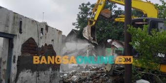 KAI Daop 7 Tertibkan Bangunan di Tanah Aset Timur Stasiun Madiun