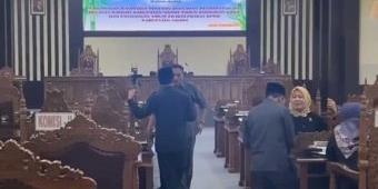 Hanya Dihadiri 20 Anggota DPRD dan Dinyatakan WO, Rapat Paripurna di Ngawi Ditunda