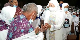 Jatim Sumbang Kloter Jamaah Haji Terbanyak, Khofifah: Catatkan Sejarah Baru