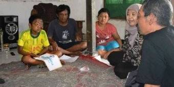 Bocah di Tulungagung Derita Tumor Jinak, Tak Sekolah