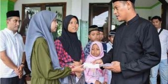 Wali Kota Kediri Santuni Anak Yatim Blabak dan Titip Pesan pada Warga