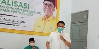 Gandeng Jurnalis, Anggota Komisi XI DPR RI Sosialisasikan UU Cipta Kerja di Pasuruan