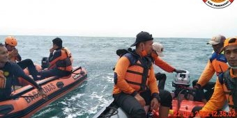 Terjatuh Usai Cari Ikan, Tim SAR Lakukan Pencarian Nelayan asal Pamekasan di Perairan Madura