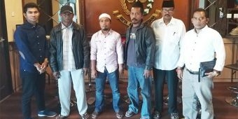 Diduga Pungli Program Prona, Kades Tlonto Ares Pamekasan Dilaporkan ke Kejati Jatim