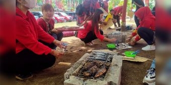 DPC PDIP Trenggalek Gelar Bakar-Bakar Ikan Bareng Pengurus dan Kader