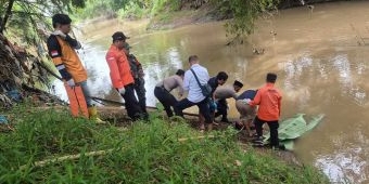 Jenazah Pria Ditemukan Mengambang di Sungai Pancir Jombang