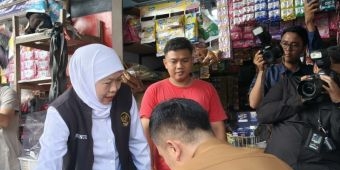 Gubernur Jatim Khofifah Tinjau Distribusi Beras SPHP di Pasar Pon Blitar
