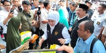 Tinjau Pasar Murah di Jombang, Gubernur Khofifah Pastikan Harga Stabil