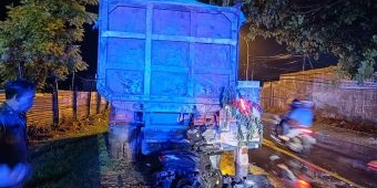 Dua Motor Tabrak Truk Mogok di Tuban, 1 Meninggal Dunia, 2 Luka-luka