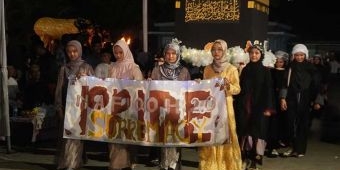 Ribuan Santri Tebuireng Takbir Keliling dan Bakar Sate Massal, Idul Adha Makin Seru