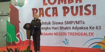 Peringati Hari Bhakti Adhyaksa ke-63, Kejari Trenggalek Gelar Lomba Baca Puisi Tingkat SMP