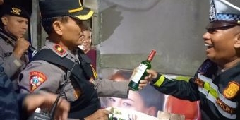 Patroli Gabungan Polres Jombang Amankan 7 Pemuda Pesta Miras dan 160 Botol Minuman