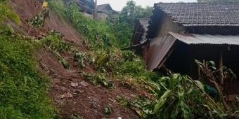 Hujan Deras di Lereng Wilis, Dua Rumah Warga Kediri Tertimpa Tanah Longsor