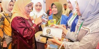 Dari Tanah Suci Madinah, Khofifah Berharap UMKM Naik Kelas dan Meng-Global