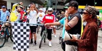 peringati-hari-pahlawan-ratusan-warga-kediri-meriahkan-gowes-bahagia-bersama