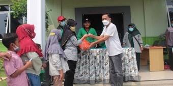 Bantu Masyarakat, Owner Tenang Jaya Sejahtera Grup Bagi-Bagi Sembako di Tiga Desa