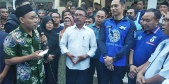 Kunjungi Tokoh Adat di Tuban, AHY Disambut Bait Puisi