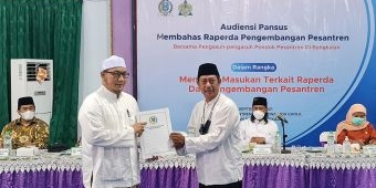 Pansus Raperda Pesantren DPRD Provinsi Jatim Gelar Audiensi Dengan Pengasuh Pesantren