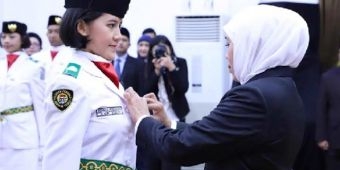Gubernur Jawa Timur Kukuhkan 76 Anggota Paskibraka Provinsi