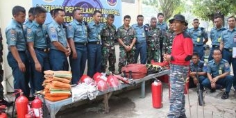 ​Satban Koarmatim Latihan Penanggulangan Kebakaran dan Kebocoran Kapal