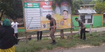 Dipasang Dekat Sekolahan, Panwaslu Plumpang Tertibkan APK yang Melanggar