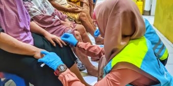 Gubernur Khofifah Apresiasi Tim Yankes Bergerak atas Dedikasi di Pulau Terpencil Jawa Timur