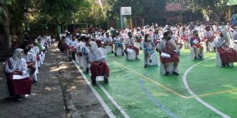 Persiapan PTM, Siswa SD di Kota Madiun Mulai Divaksin Covid-19