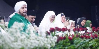 Sholawat Kebangsaan di Bangkalan, Habib Syekh Apresiasi Kepemimpinan Khofifah di Periode Pertama