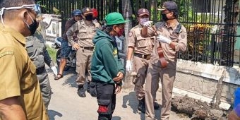 Putus Mata Rantai Penyebaran Covid-19, Petugas Gabungan di Kediri Razia Anjal dan Gepeng