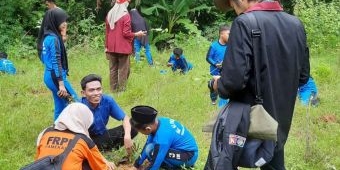 Antisipasi Bencana, FRPB dan Mahasiswa KKN UMM, Tanam Pabrik Oksigen di Larangan Luar Pamekasan