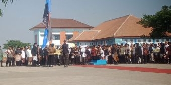 Protes Buruknya Fasilitas, Guru dan Siswa SMAN Taruna Madani Bangil Gelar Demo