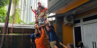 Nenek 80 Tahun Mantan Atlet Panjat Tebing Ditemukan Tidur di Atap Rumah